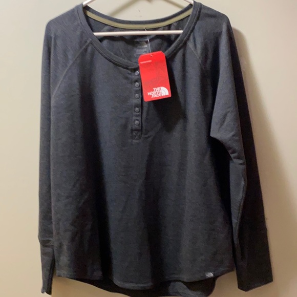🌟HOST PICK🌟 THE NORTH FACE HENLEY  LONG SLEEVE TOP - Picture 1 of 5